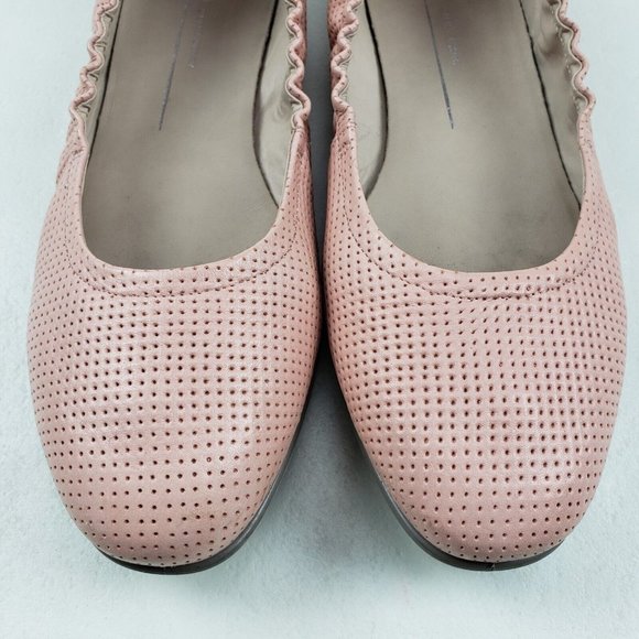 Ecco Women's Pink Flats - Picture 9 of 11